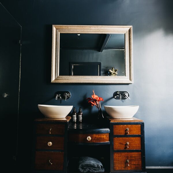 wallpaper bathroom